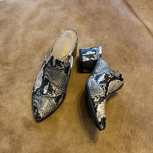 Trask Black and White Snakeskin Mules - Picture 1 of 1